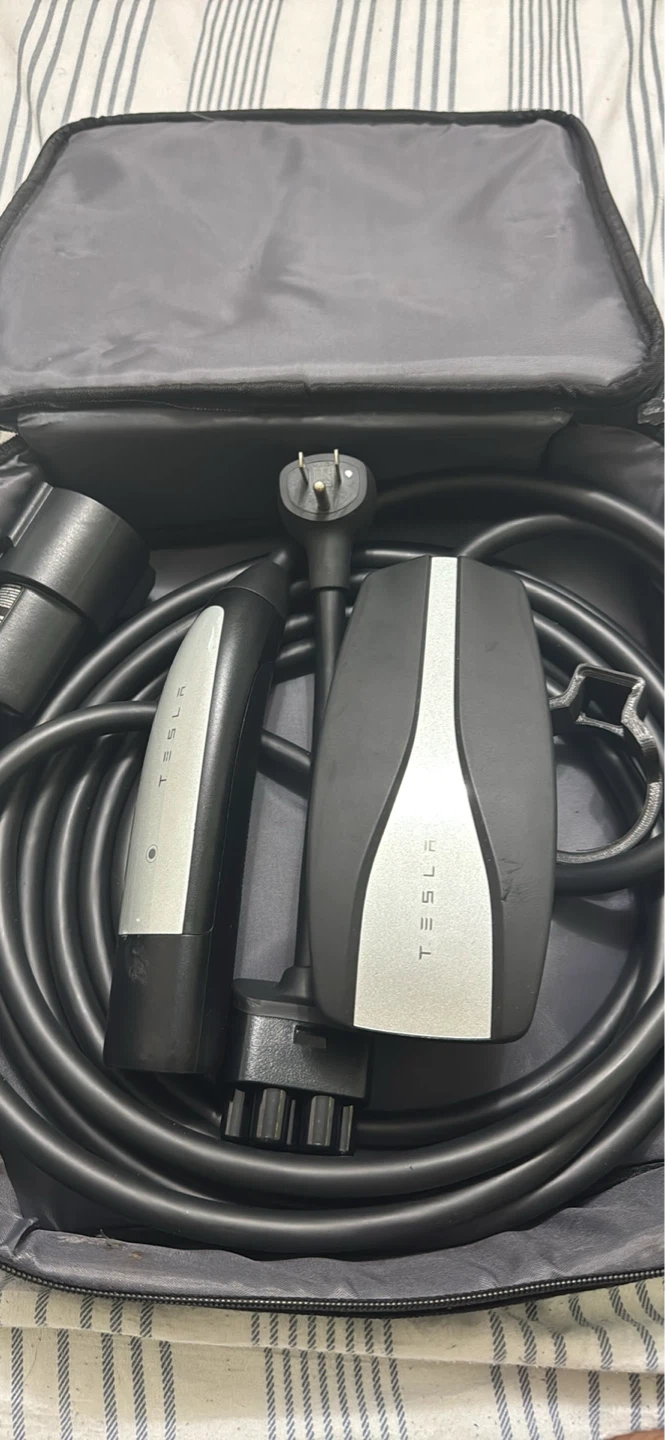 Tesla Mobile Connector