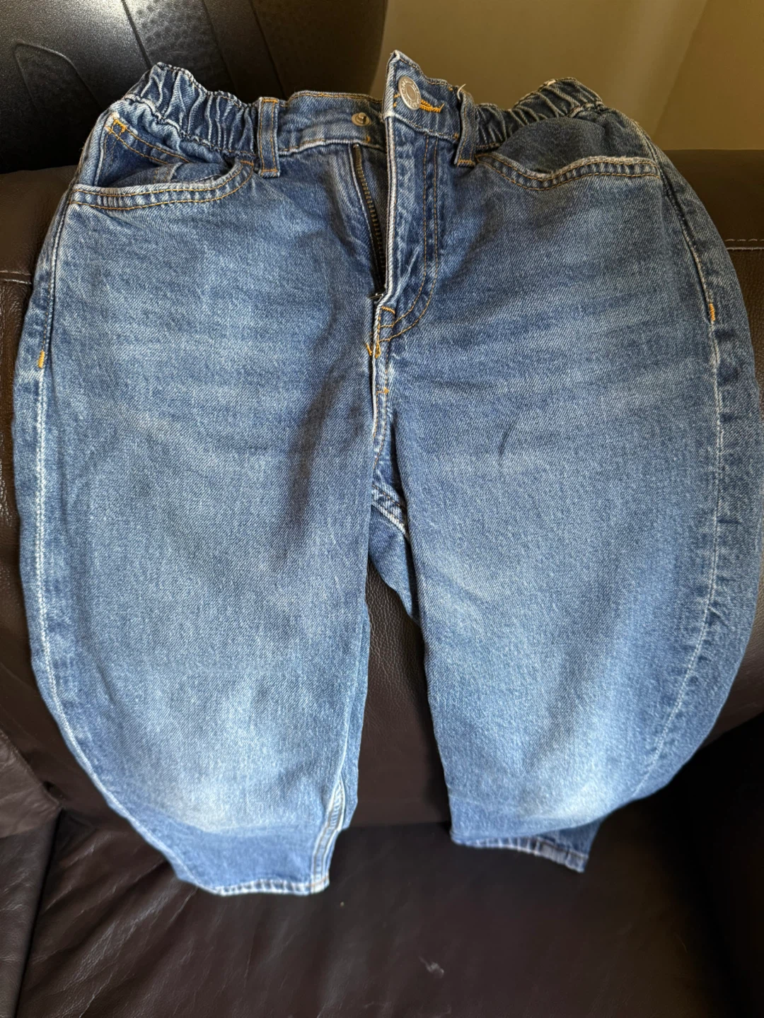H&M Loose Fit Tapered Leg Jeans - Size 5-6Y