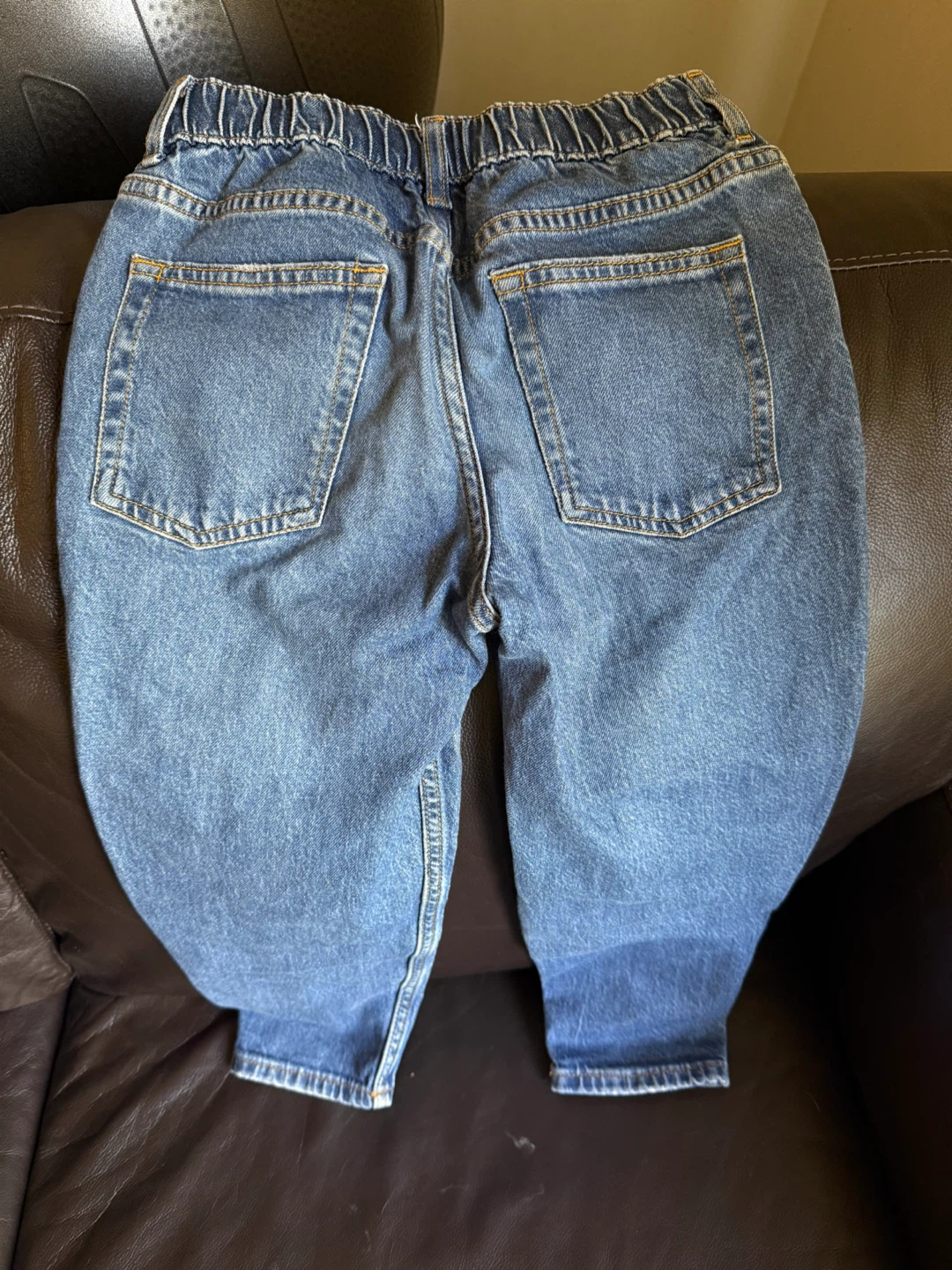 H&M Loose Fit Tapered Leg Jeans - Size 5-6Y - photo 2