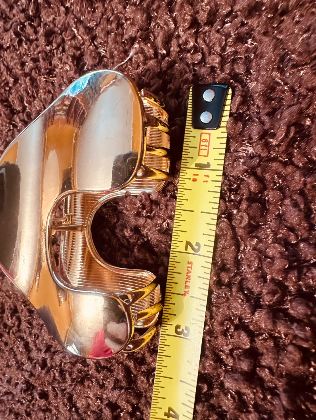 Gold Tone Claw Clip Hair Accessory - photo 5