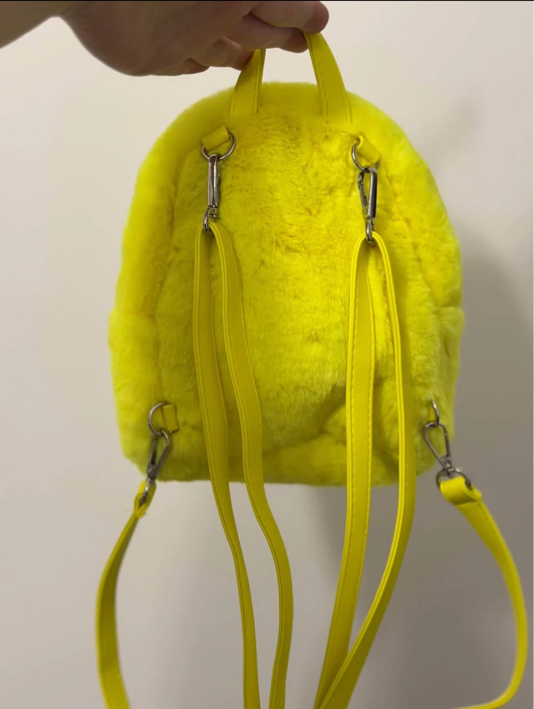 Fuzzy backpack - photo 3