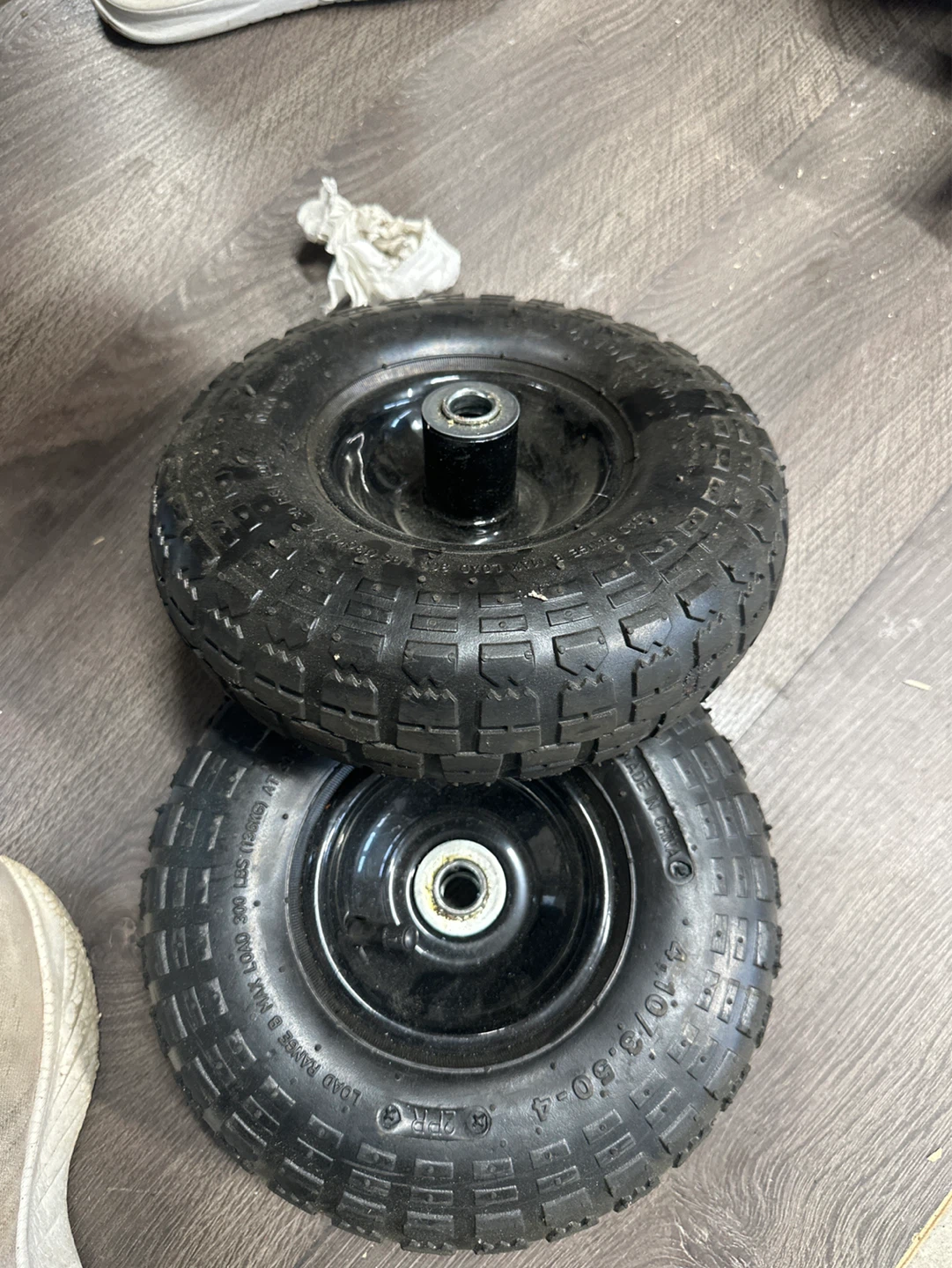 Set of 2 Replacement Wheels for Garden Carts/Dollies - photo 2