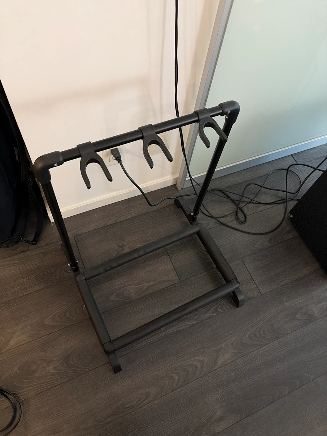 Guitar Stand - Foldable, Holds 3 - photo 2