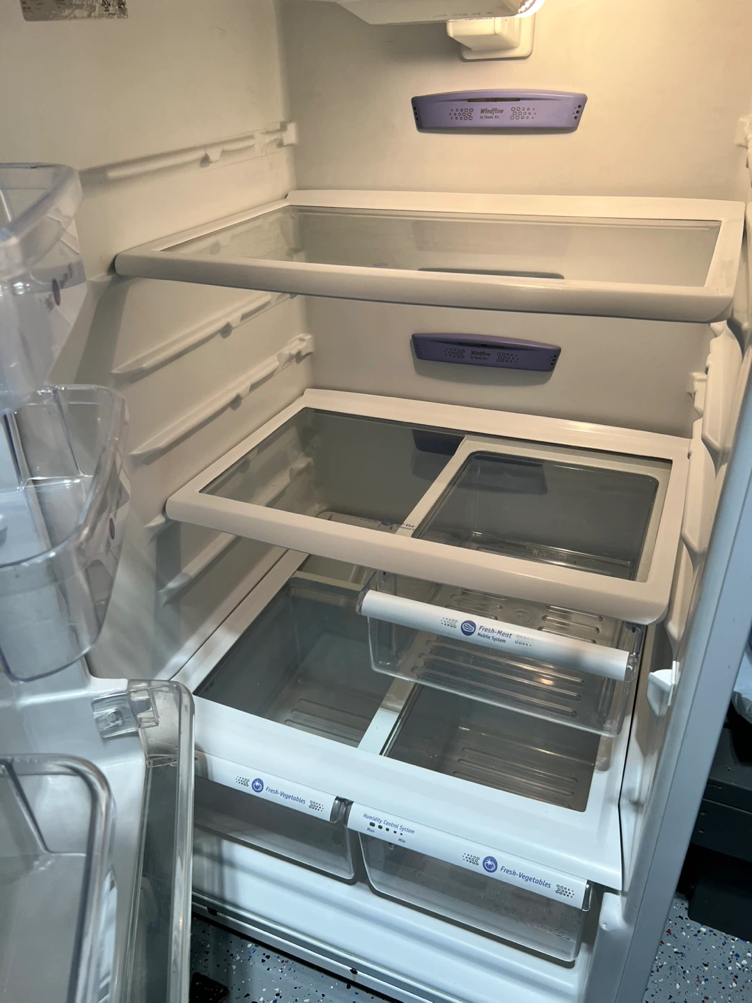 White Whirlpool Refrigerator - photo 3