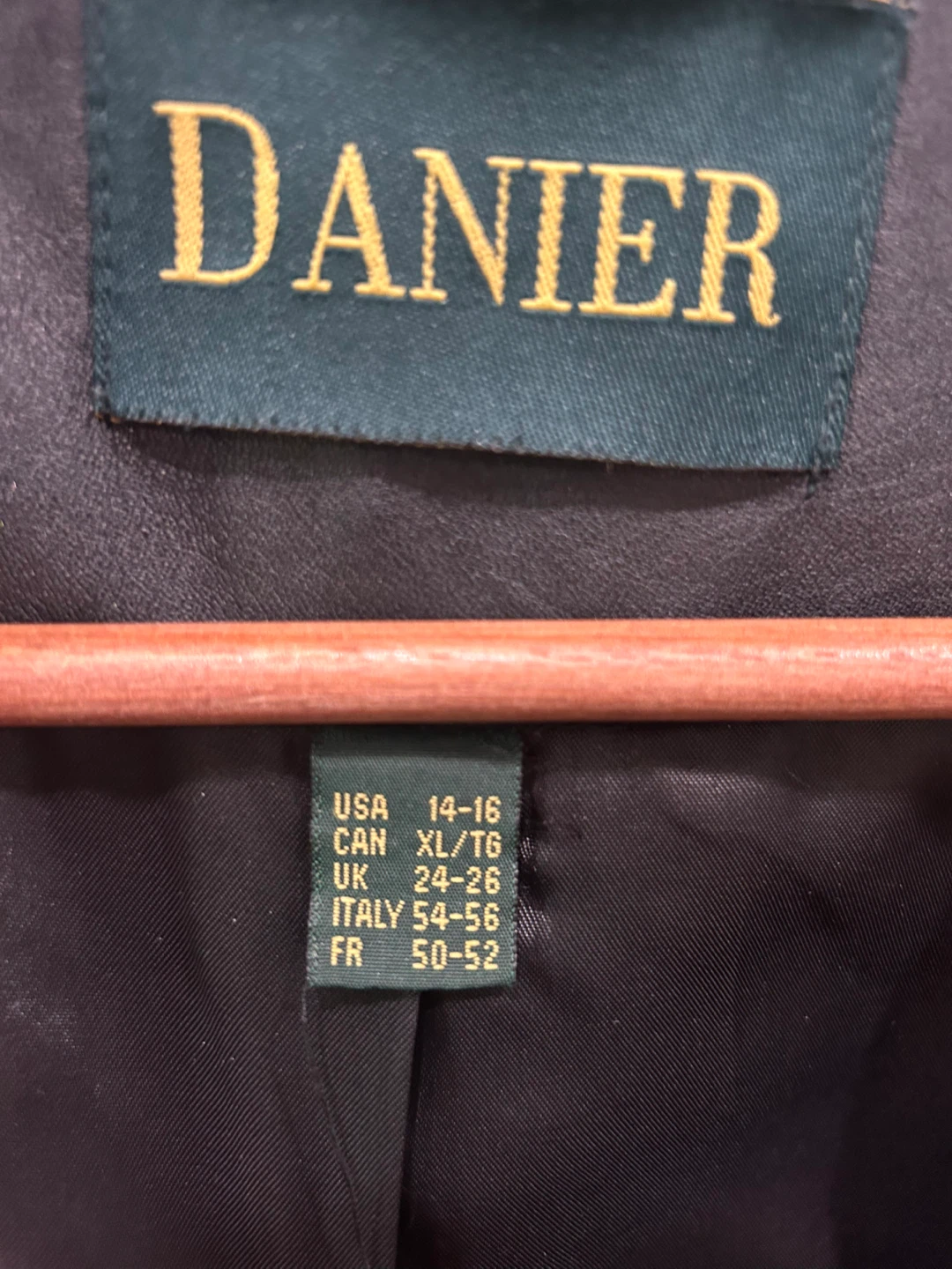 Danier Black Leather Blazer Jacket - Size XL/TG - photo 2