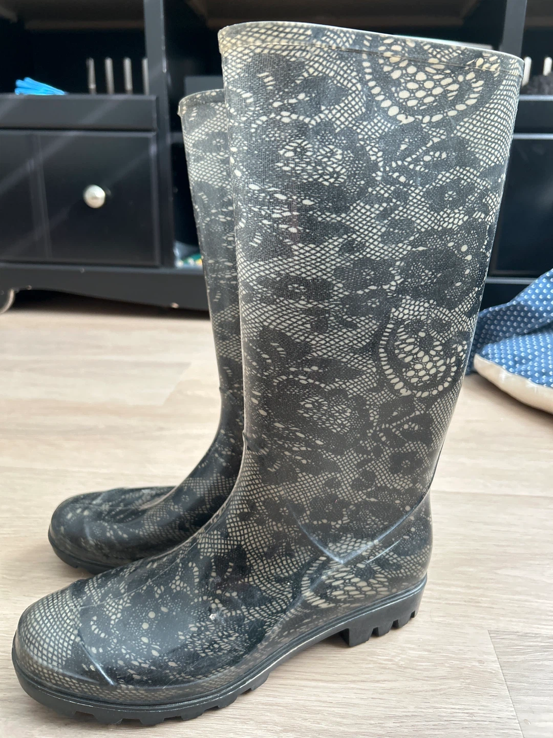 Lace Pattern Rubber Rain Boots