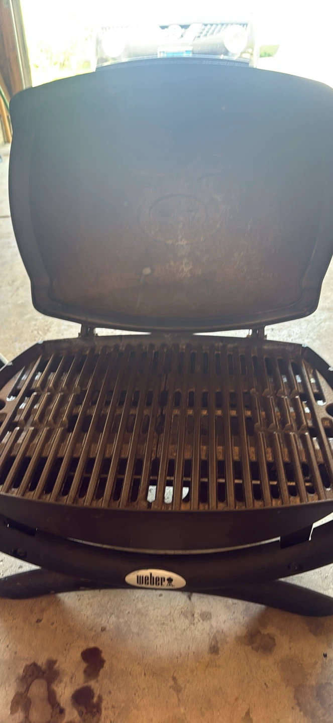 Weber Q Portable Grill with 4 Propane Tanks - photo 2