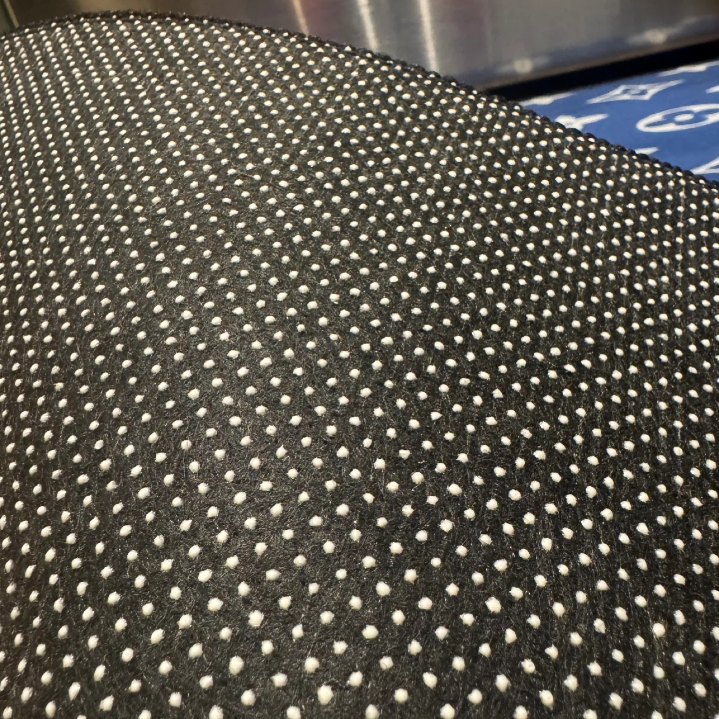 Louis Vuitton x Supreme Monogram Rug - photo 2