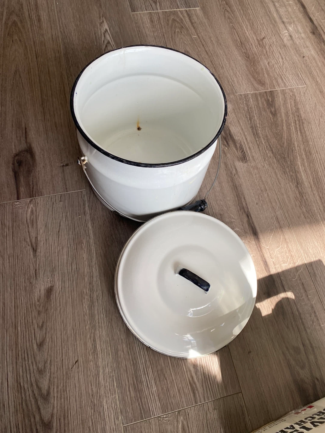 Vintage Enamel Pail with Lid - photo 2