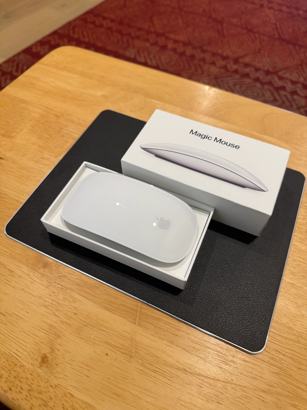 Apple Magic Mouse + Aluminum Mouse Pad (Bundle)