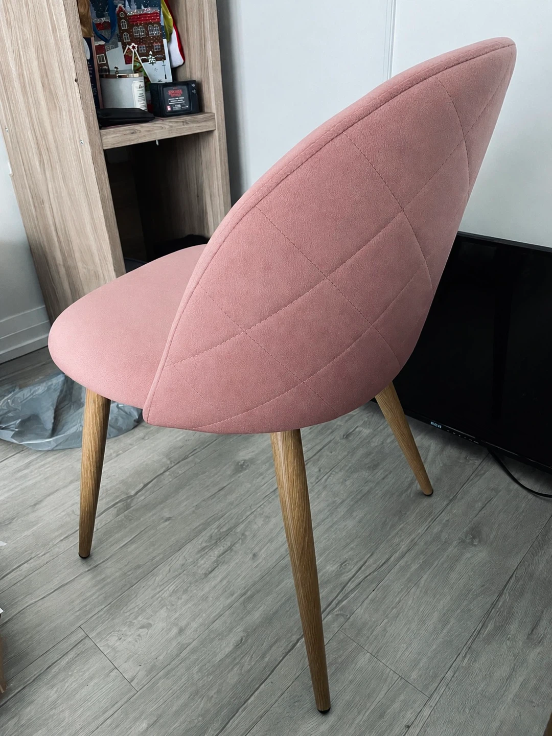 Pink Velvet Accent Chair - photo 2