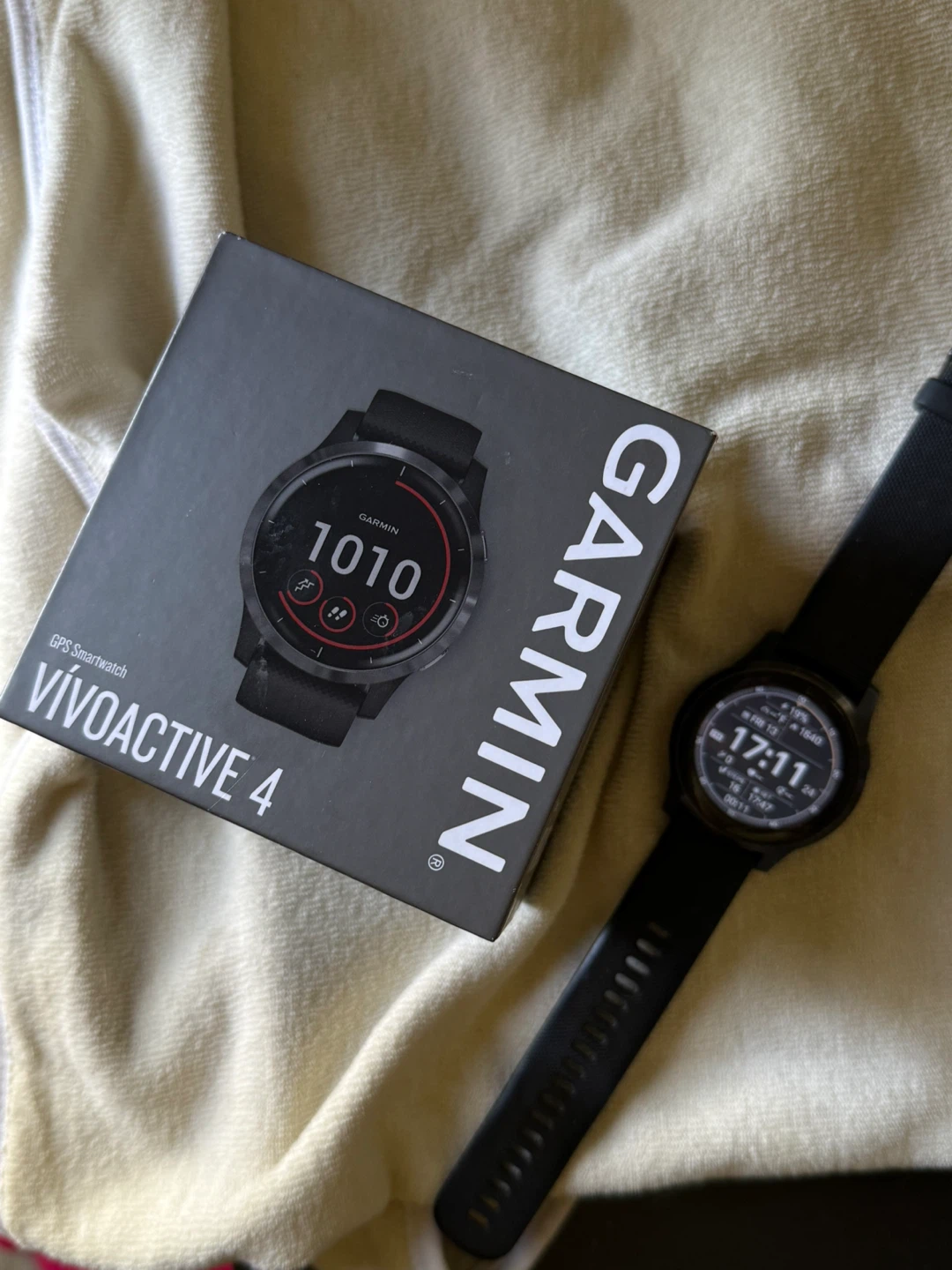 Garmin Vívosmart 4 GPS Smartwatch - photo 2