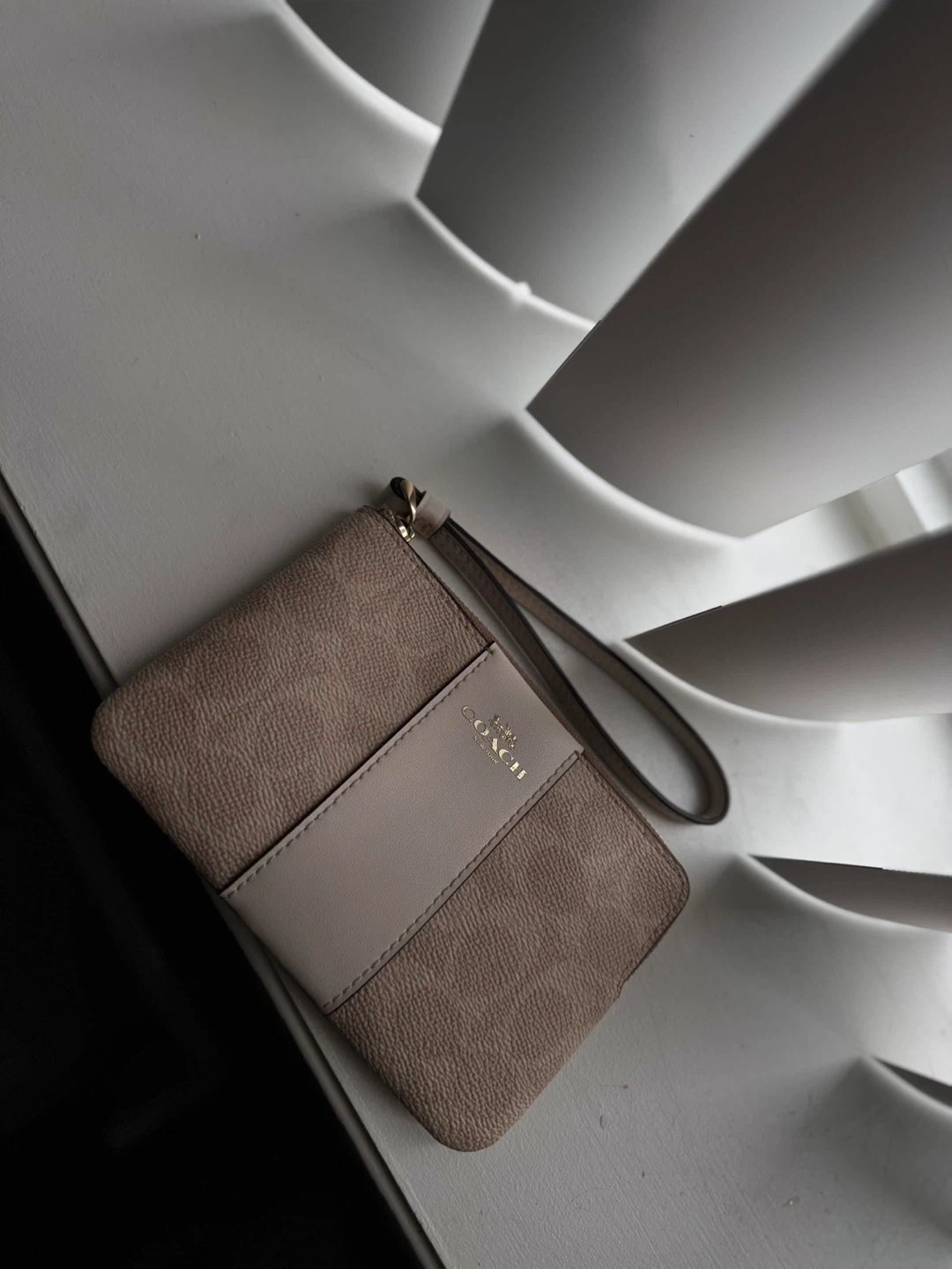 Coach Wristlet wallet- Tan - photo 3