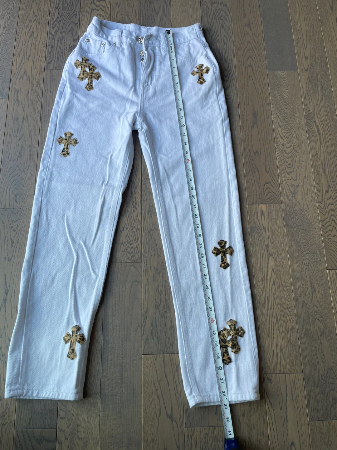 White Levi's Jeans with Cross Patches, size S - photo 4