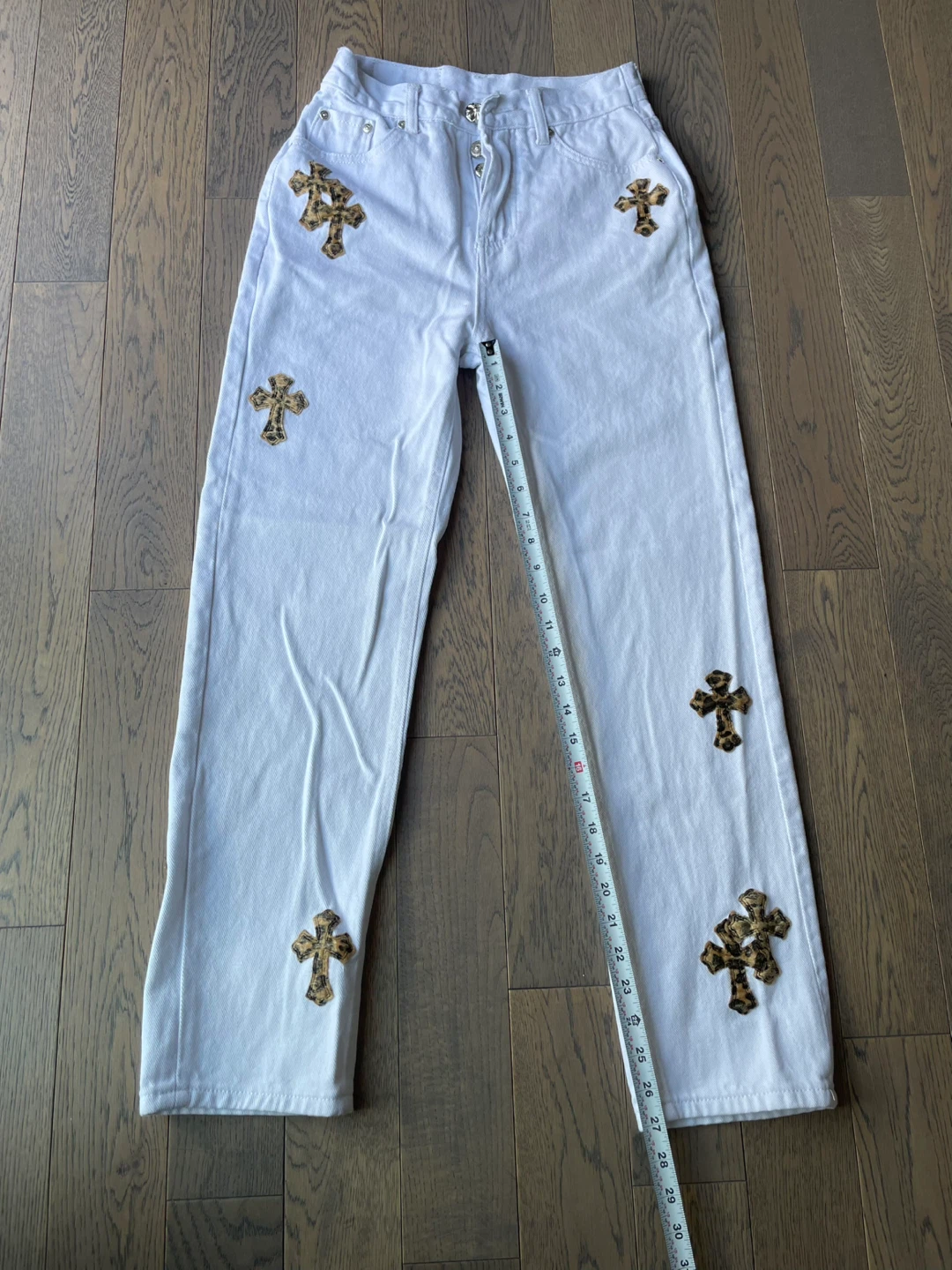 White Levi's Jeans with Cross Patches, size S - photo 3