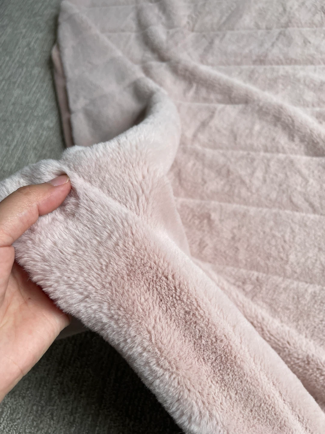 Indigo Plush Throw Blanket - Pink - photo 4