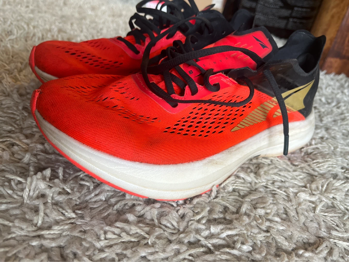 Altra Running Shoes 1st addition Vanish carbon plated