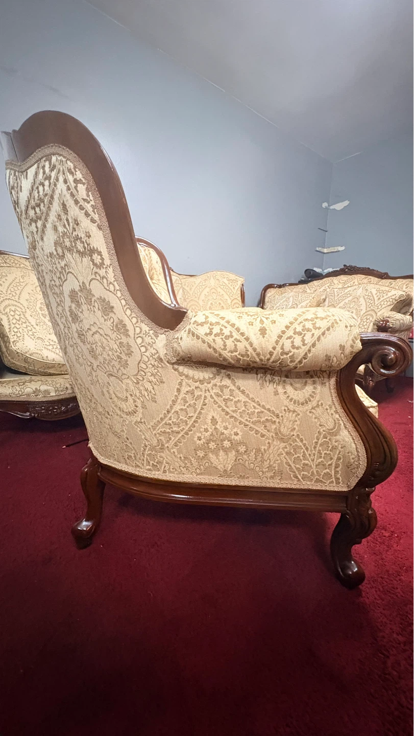 French Provincial/Victorian style armchair - photo 3
