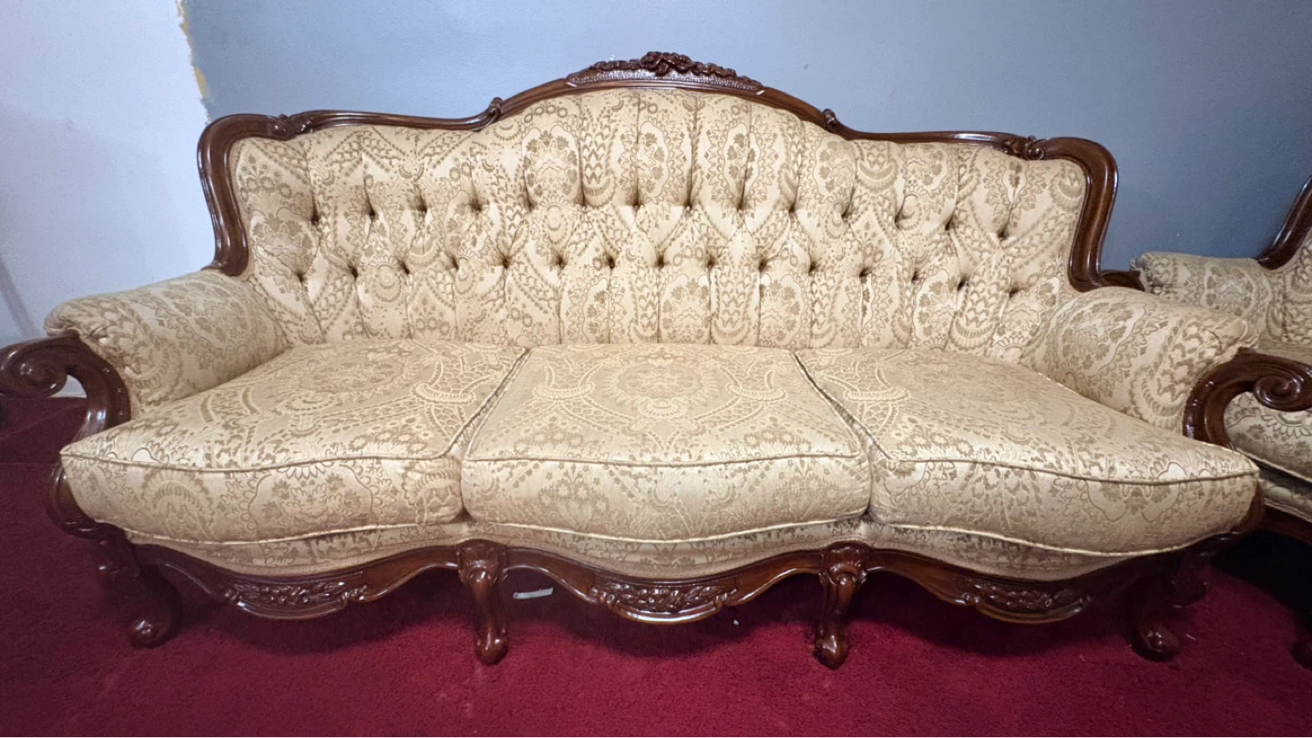 French Provincial/victorian sofa