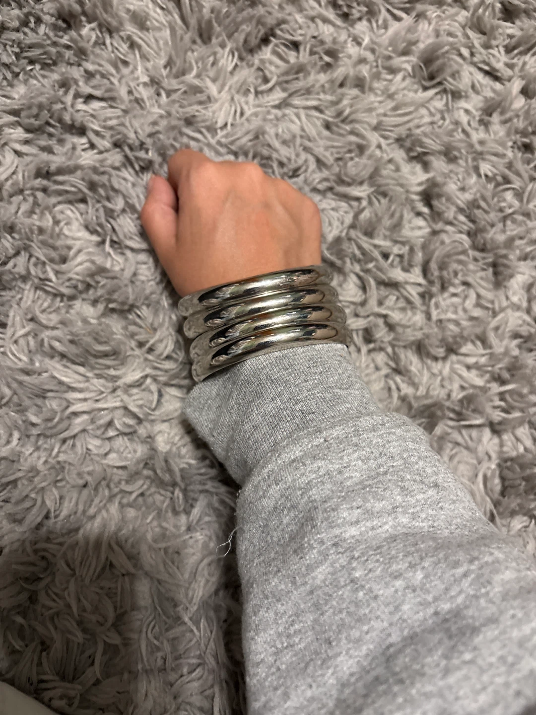 Set of 4 Silver Tone Bangles - photo 2