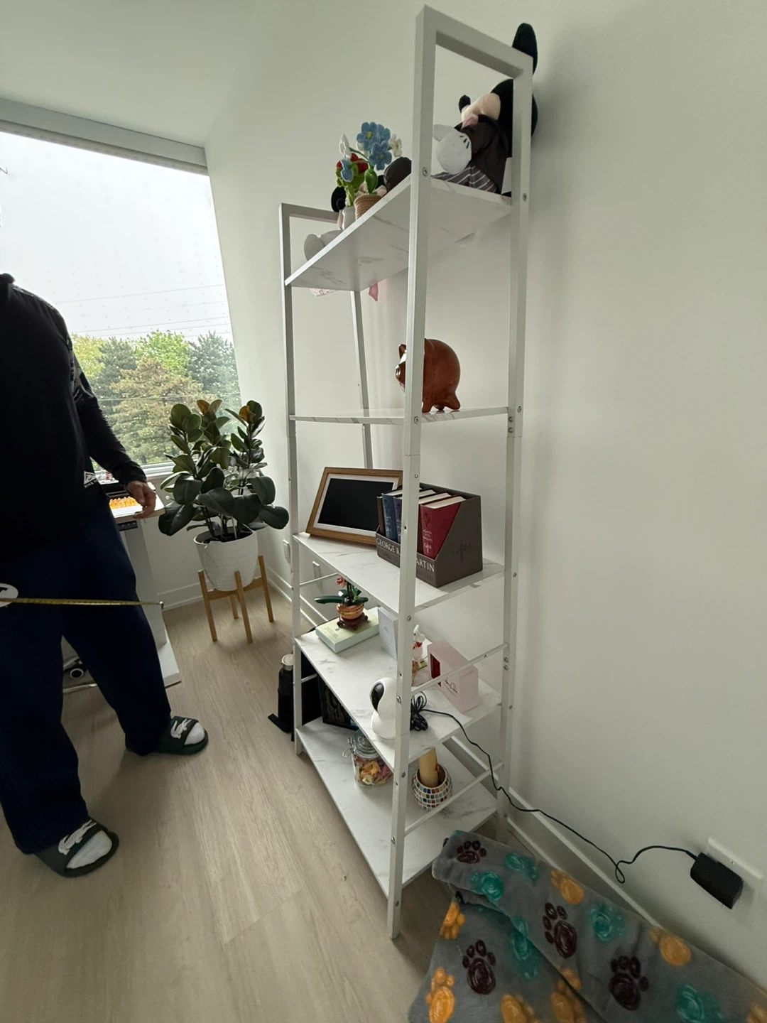 White 5-Shelf Ladder Bookshelf - photo 2