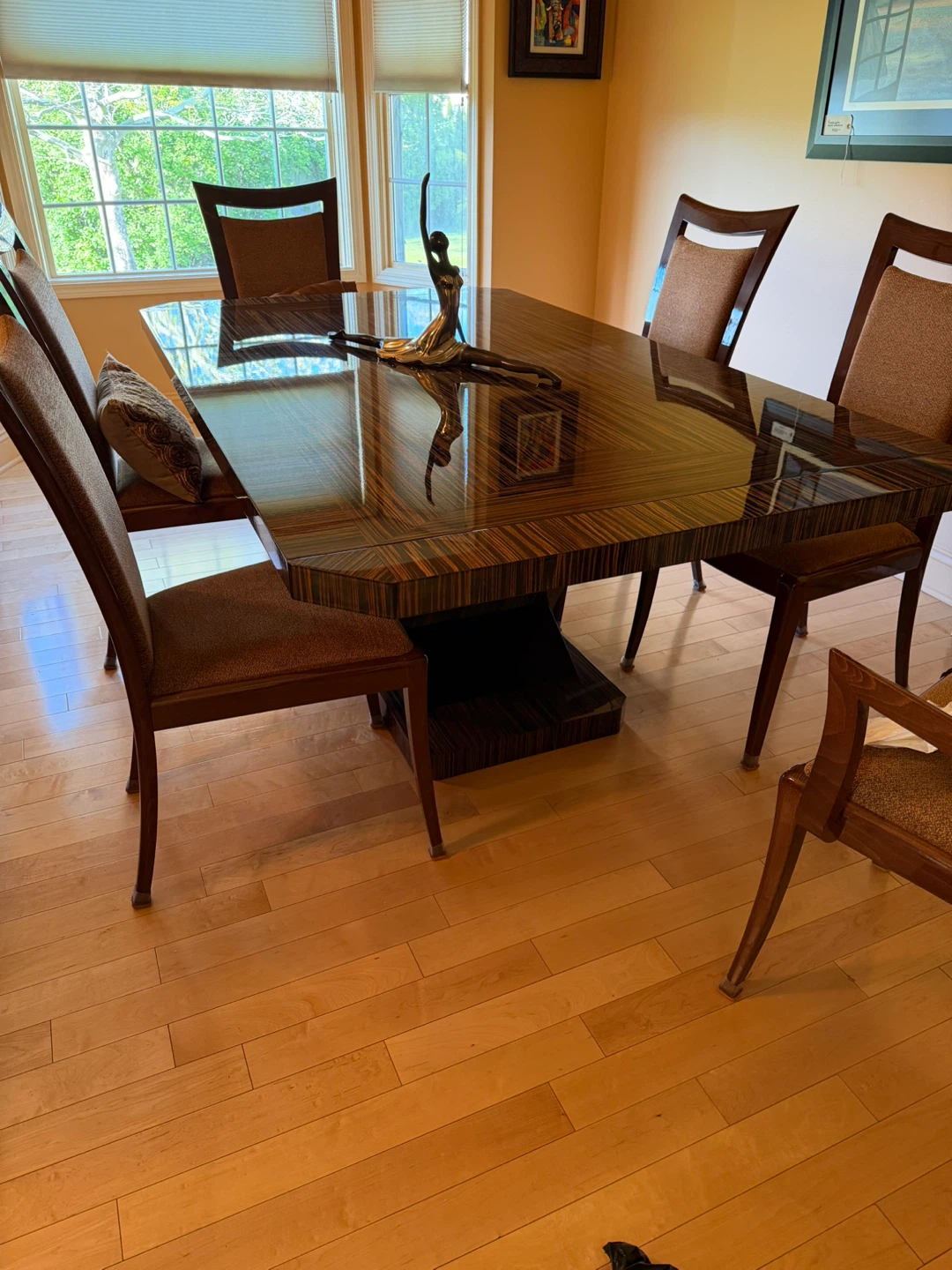 Modern Dining Table with High Gloss Finish - photo 4