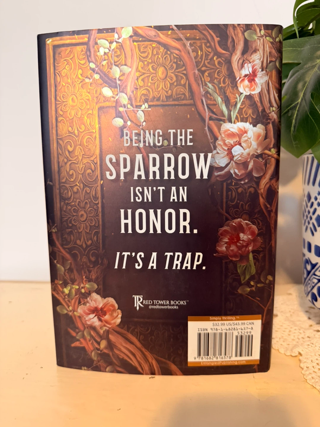 New Sprayed Edged Edition Shield of Sparrows by Devney Perry - photo 3