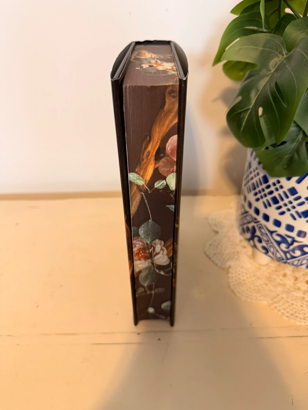New Sprayed Edged Edition Shield of Sparrows by Devney Perry - photo 5