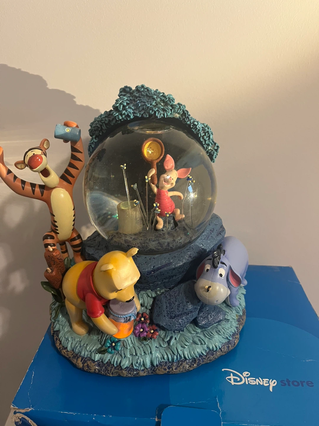Disney Winnie The Pooh Fireflies Snow Globe - photo 4
