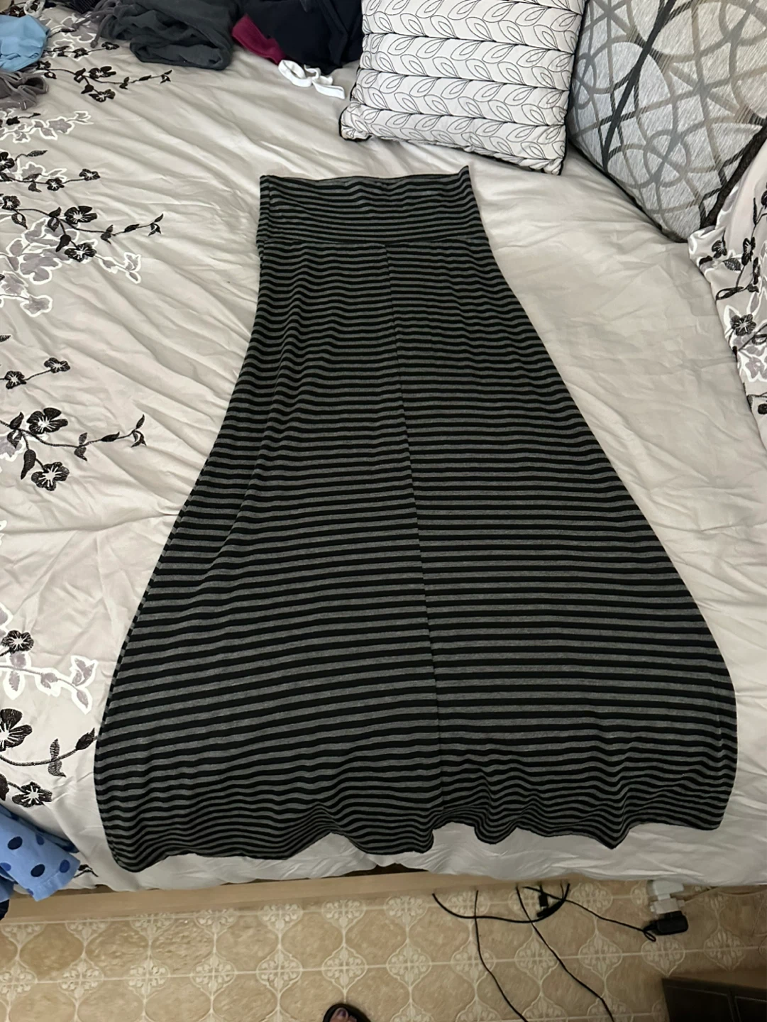 Women's clothing - photo 2