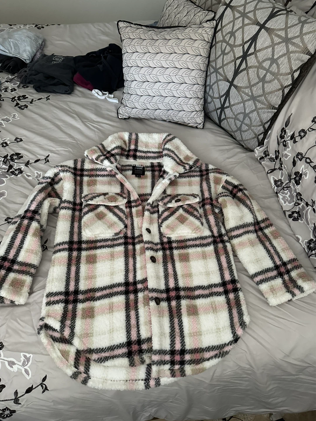 Women's clothing - photo 3