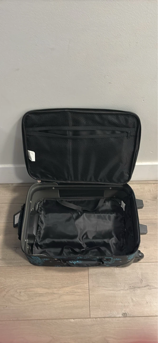 Olympia Luggage Carry-On Suitcase on Wheels - photo 4