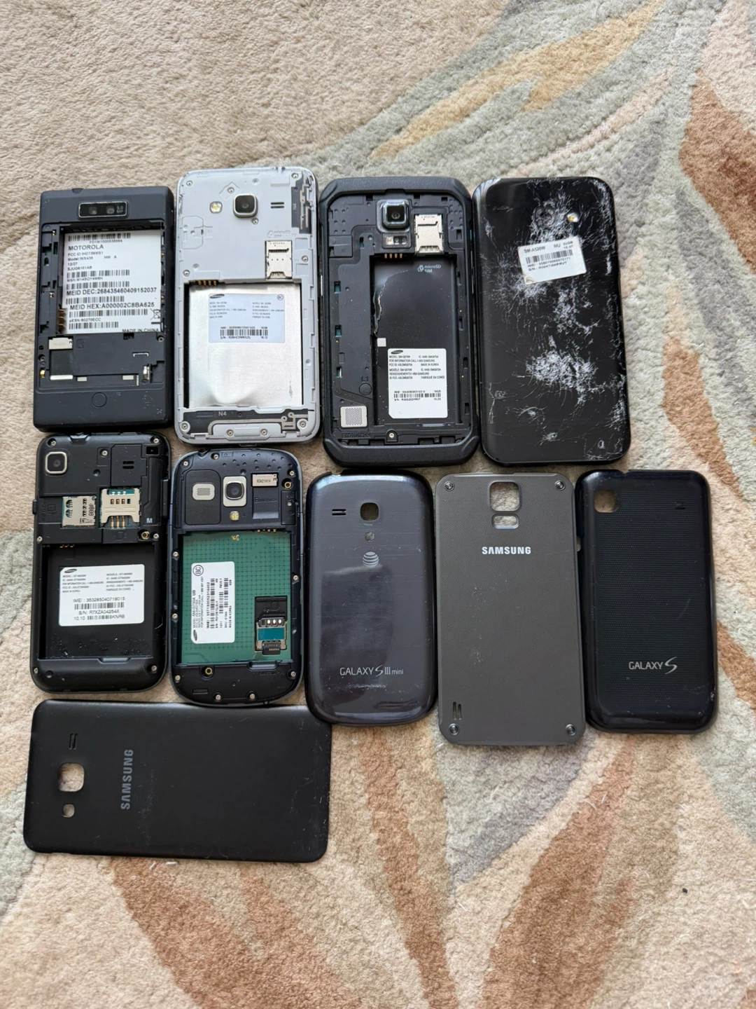 SMARTPHONE MIXED LOT – SAMSUNG & MOTOROLA - photo 2