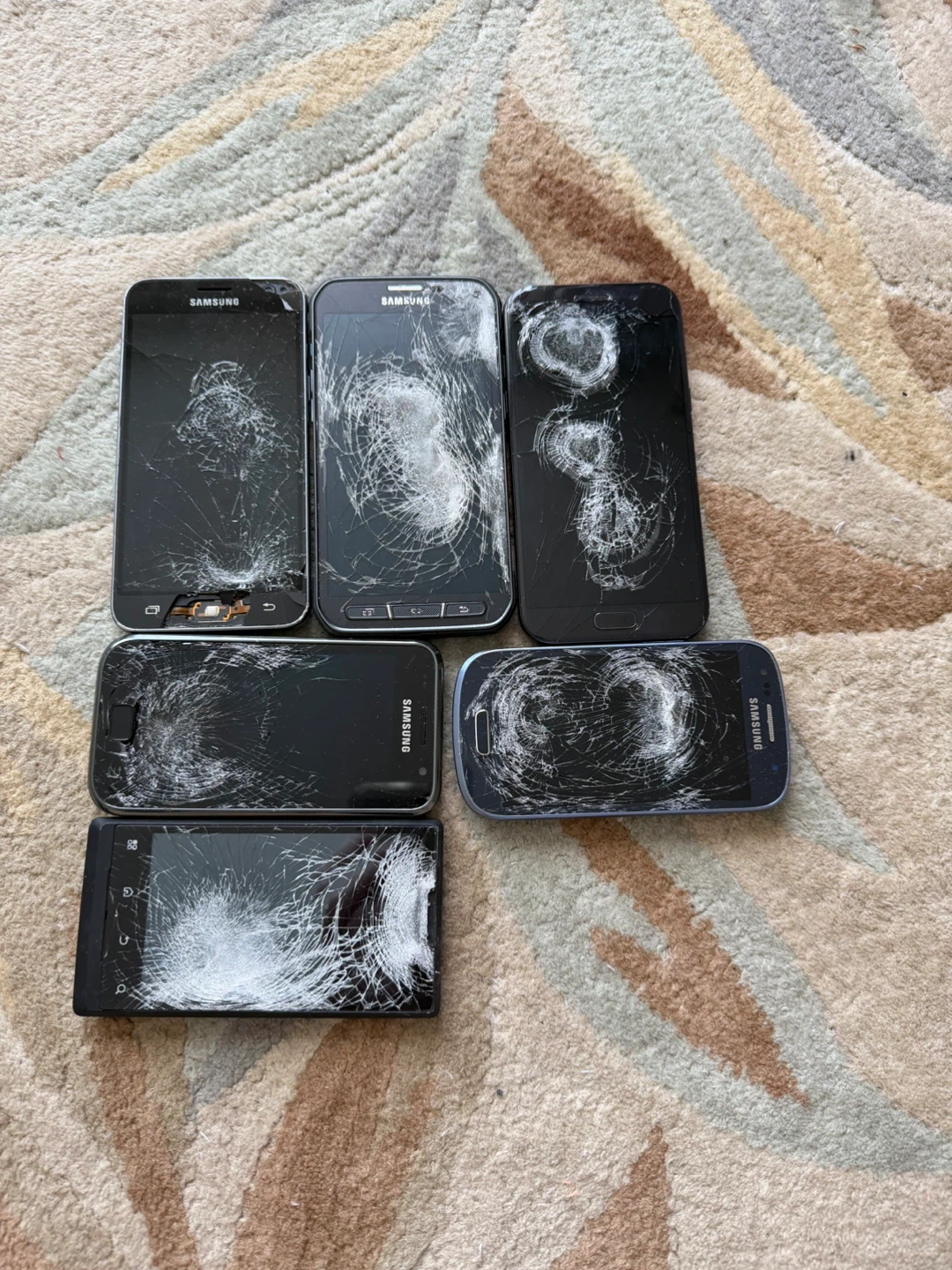 SMARTPHONE MIXED LOT – SAMSUNG & MOTOROLA
