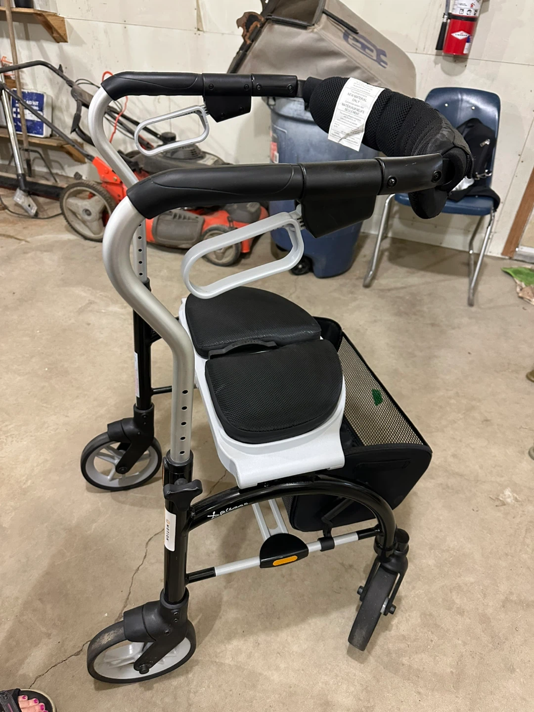Evolution Xpresso Lite Tall C Walker with Seat and Basket - photo 2