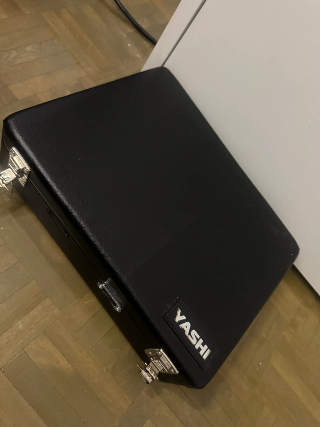 Yashi Black Compartment Case