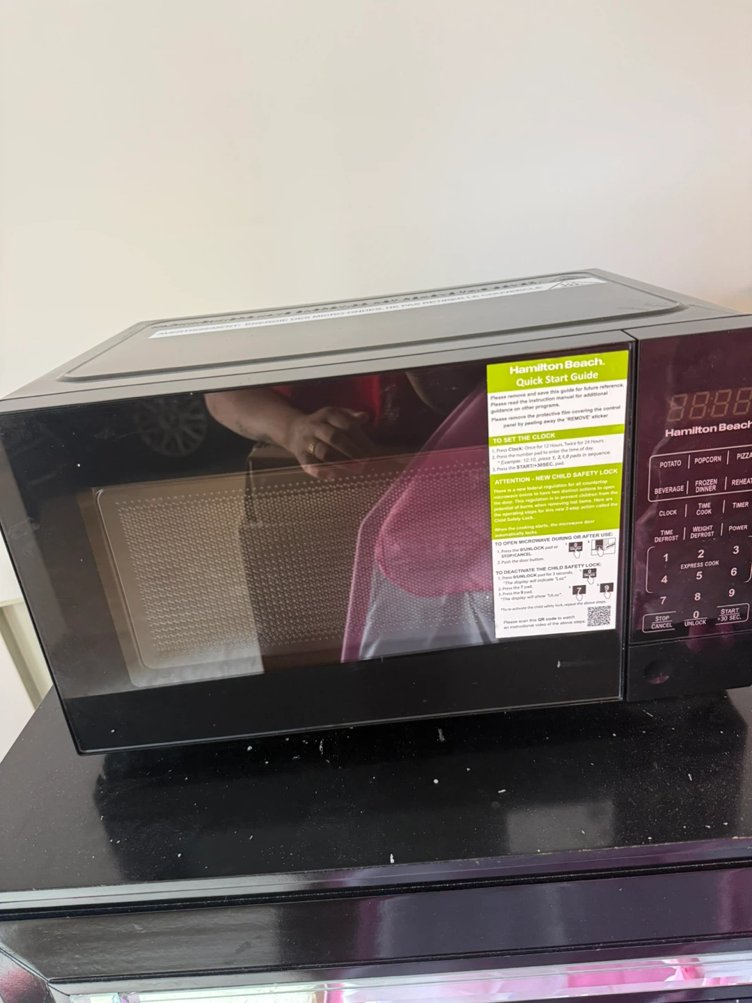Hamilton Beach Microwave Oven - photo 3