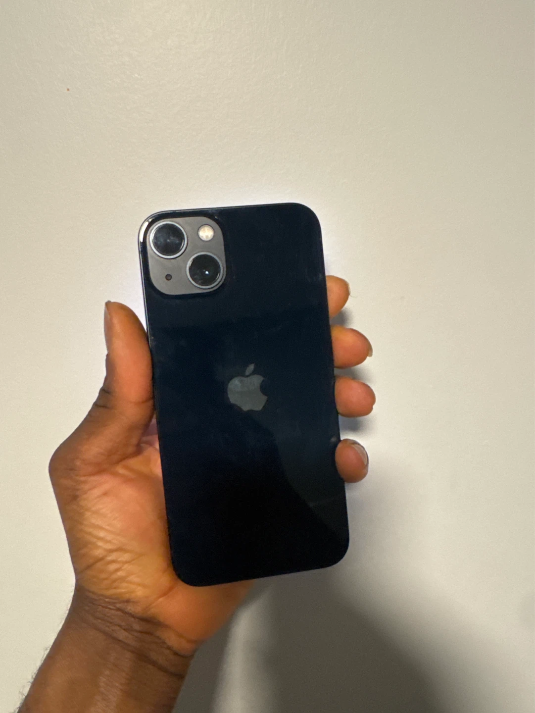 iPhone 13 - photo 2