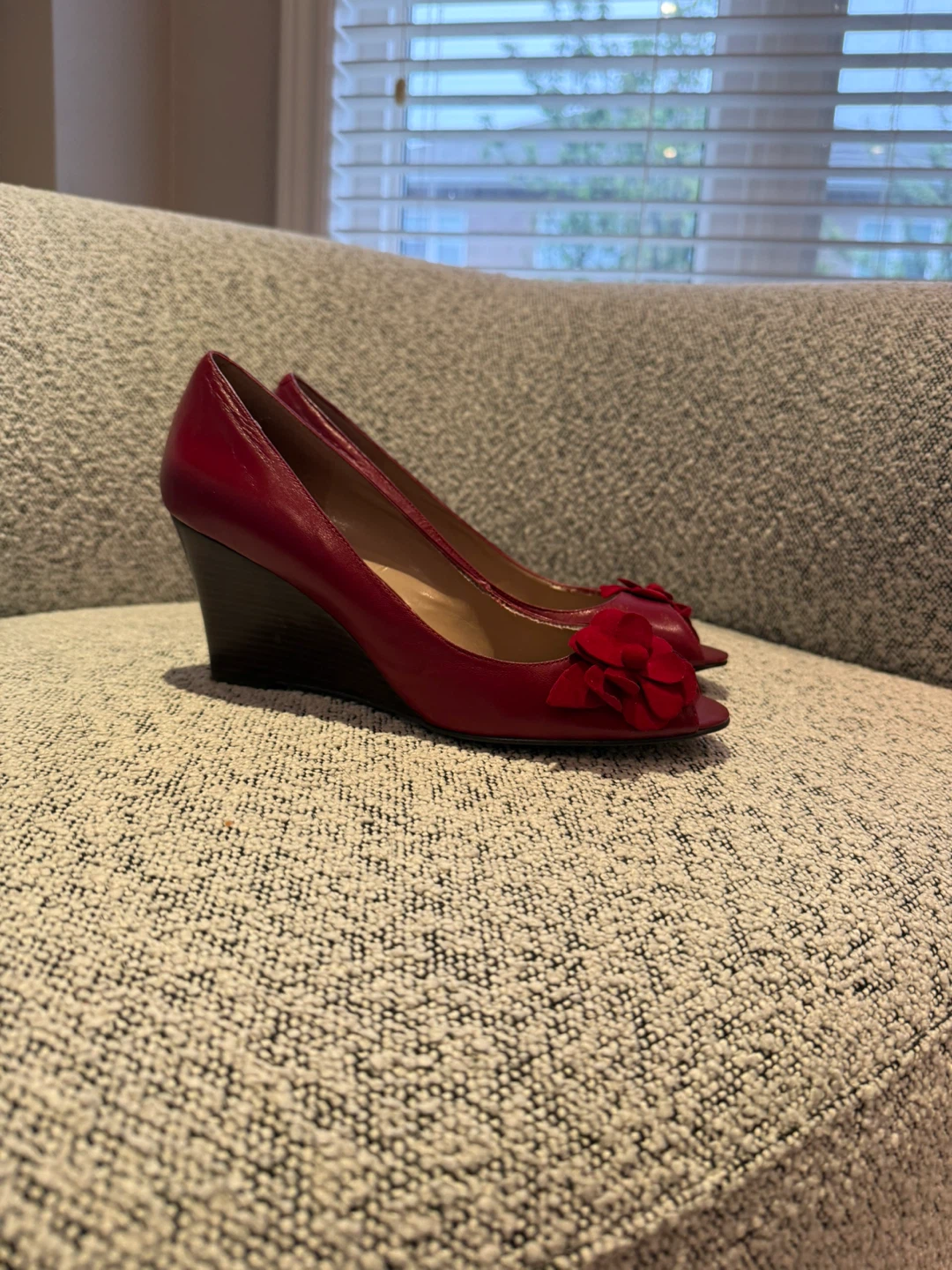 Bandolino Red Peep-Toe Wedge Heels - photo 3