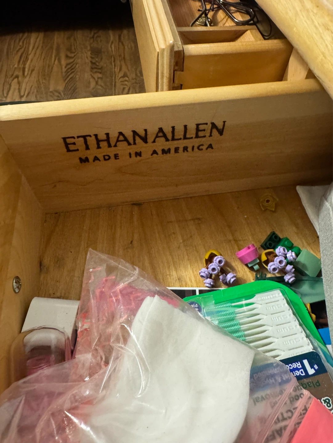 Ethan Allen Wood Vanity Desk with Pink Top - photo 4