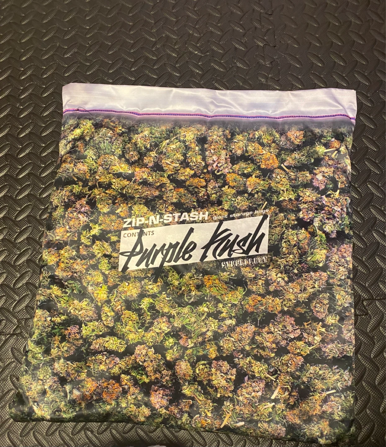 Weed blanket and pillow covers - photo 5