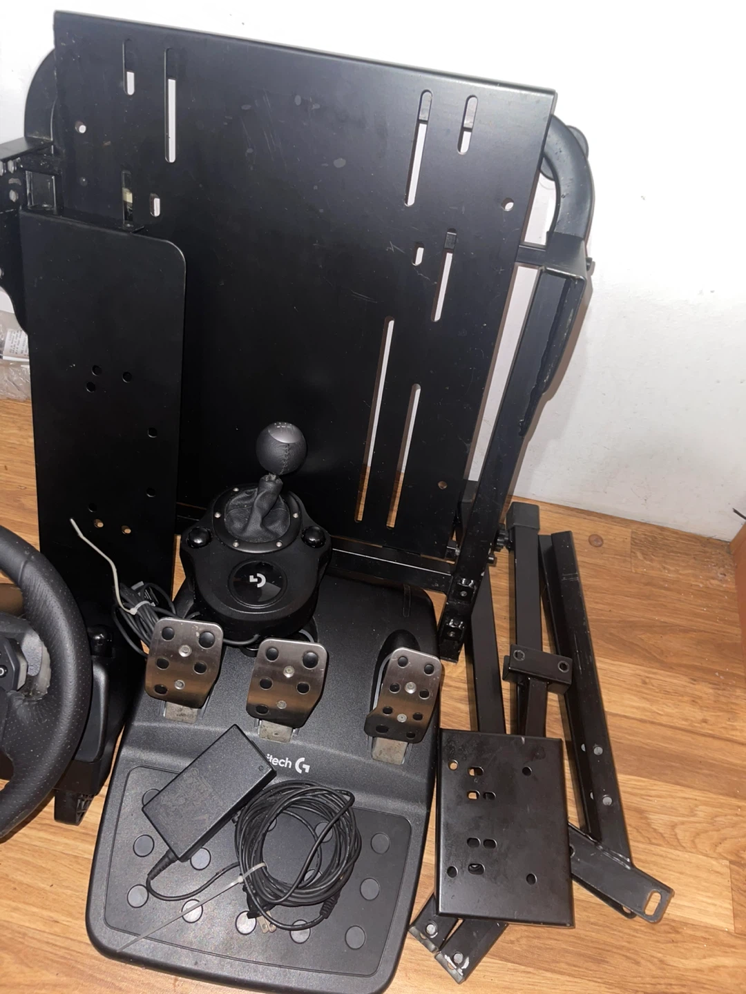 Logitech G29 Driving Force Racing Wheel with Pedals & Shifter - photo 5