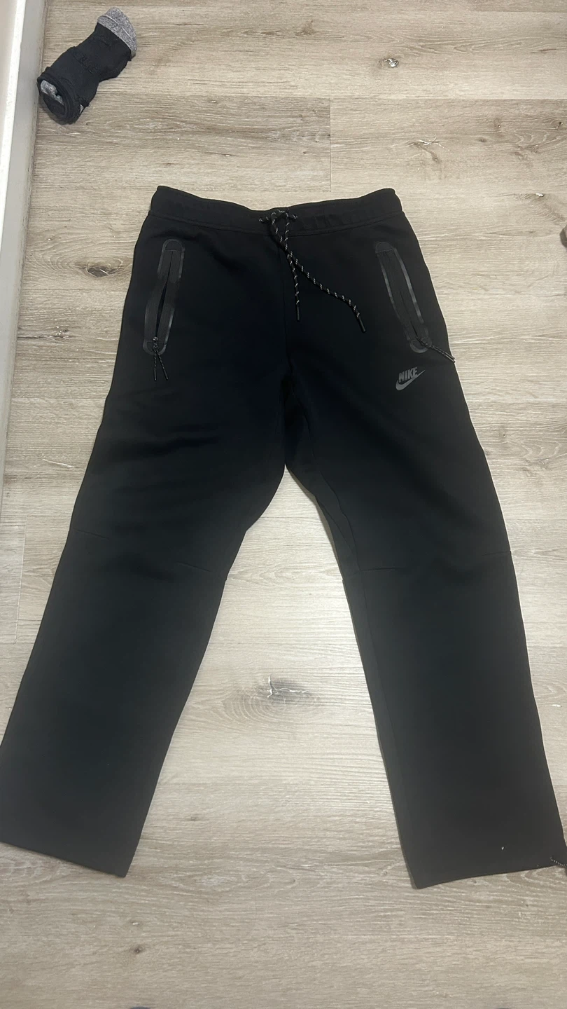 Nike Tech Fleece Joggers Black Size L