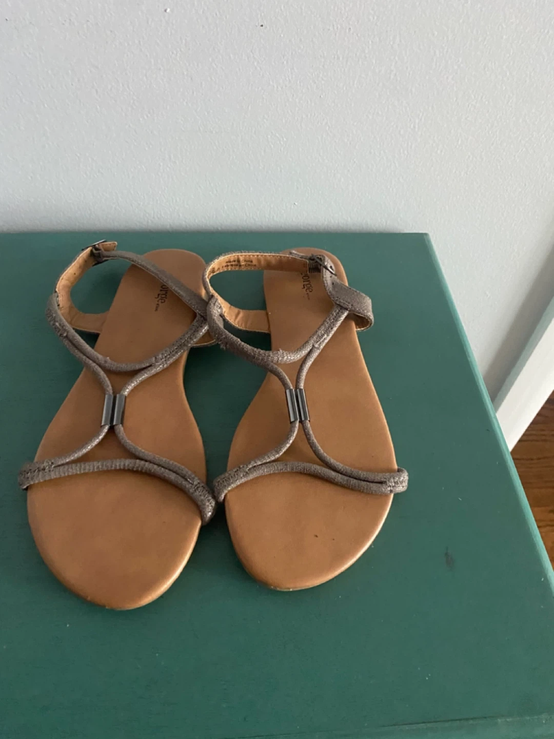 New Women's Metallic Strap Sandals