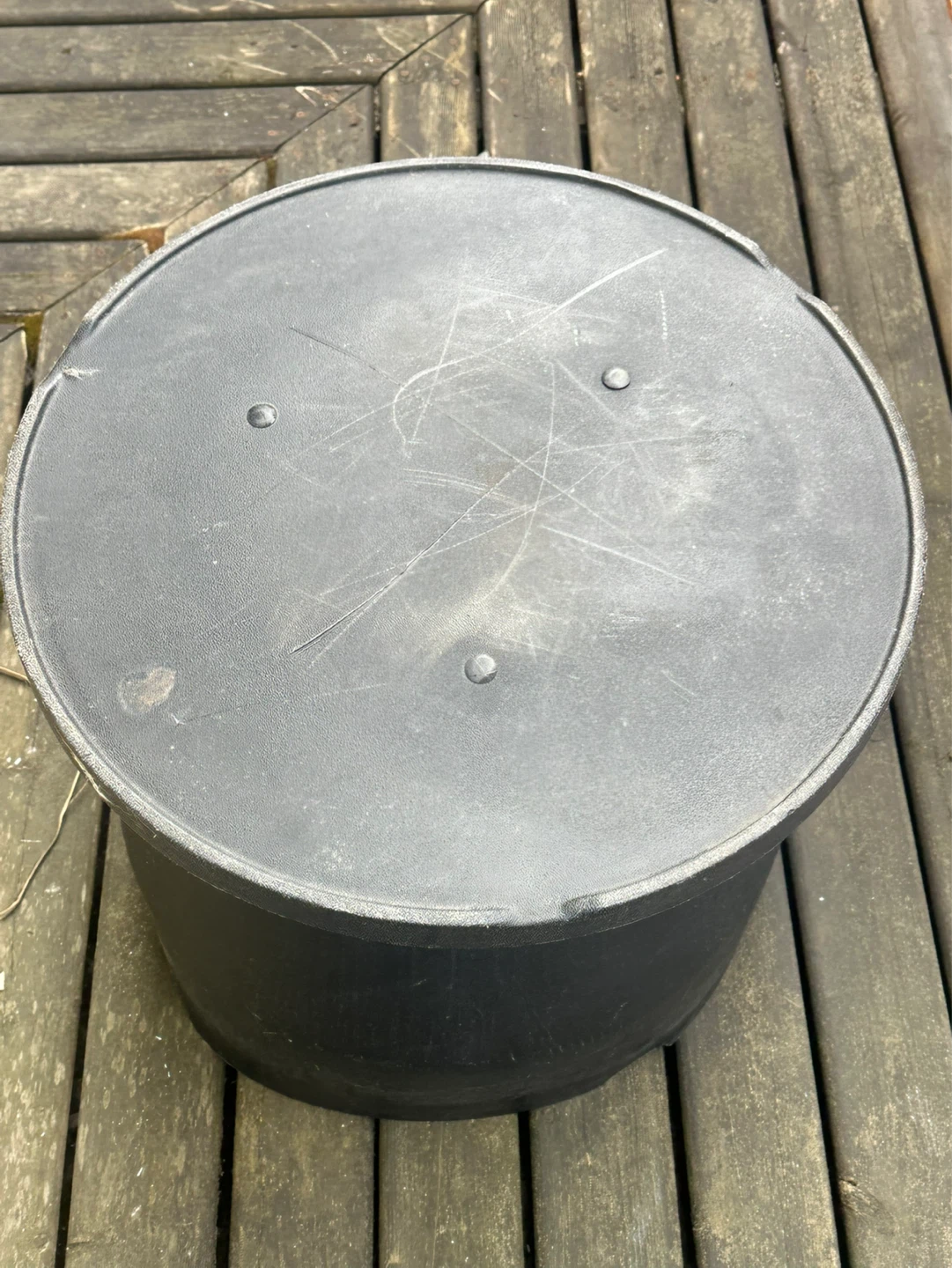 Very large thick plastic planter 21”t 22” ac - photo 4