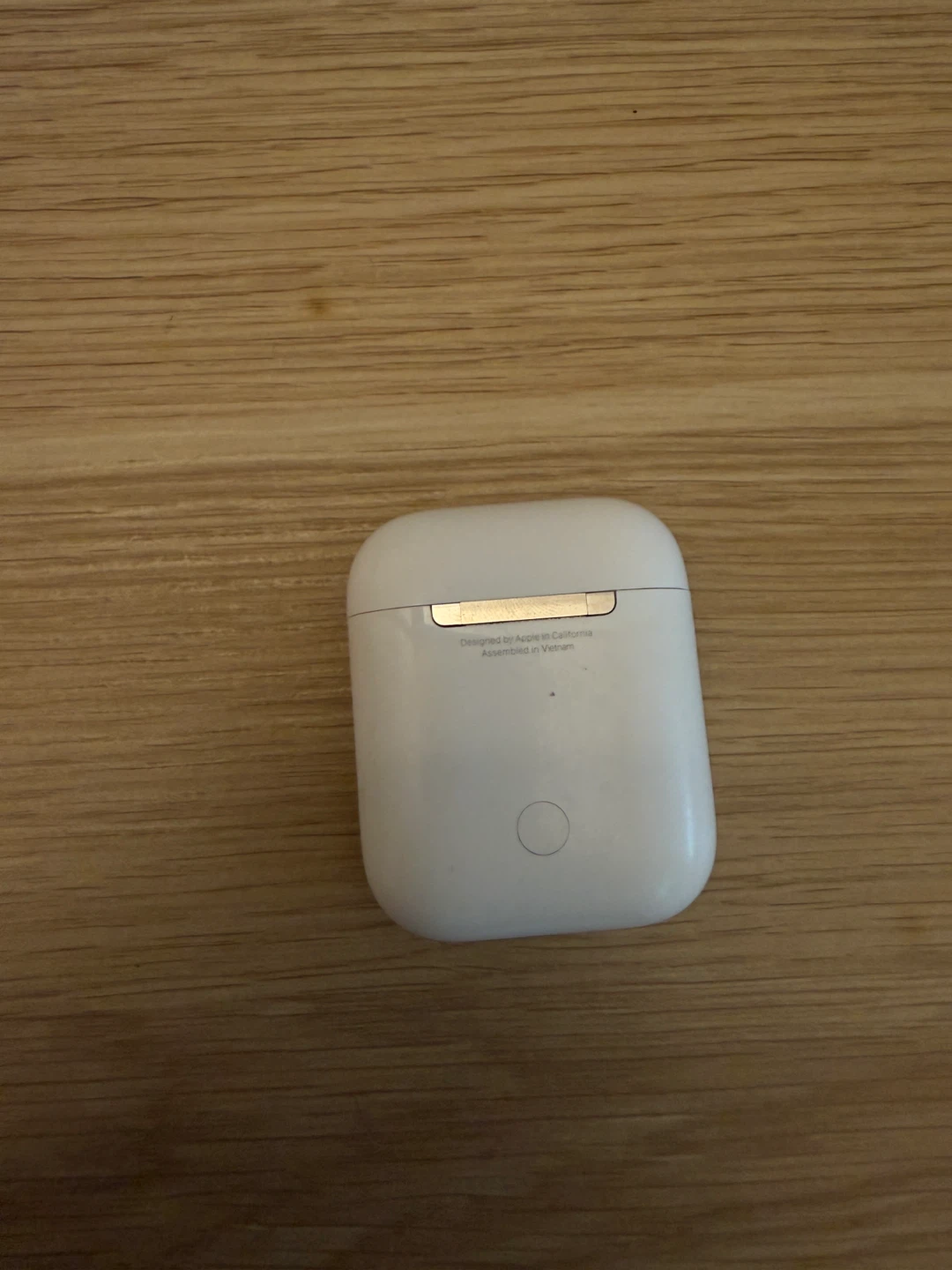 Apple AirPods 2 case + right airpod (left one broken) - photo 5