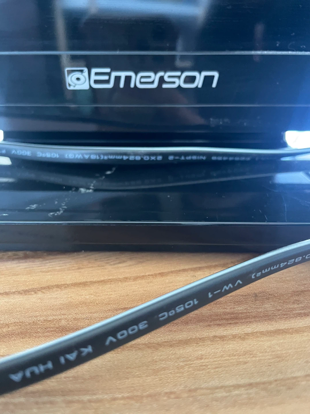 Emerson 40.1" 1080p LED TV - photo 2