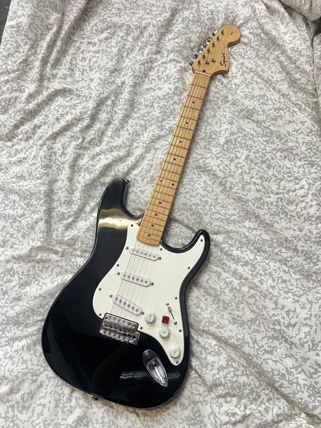 Squier Stratocaster Electric Guitar - photo 2
