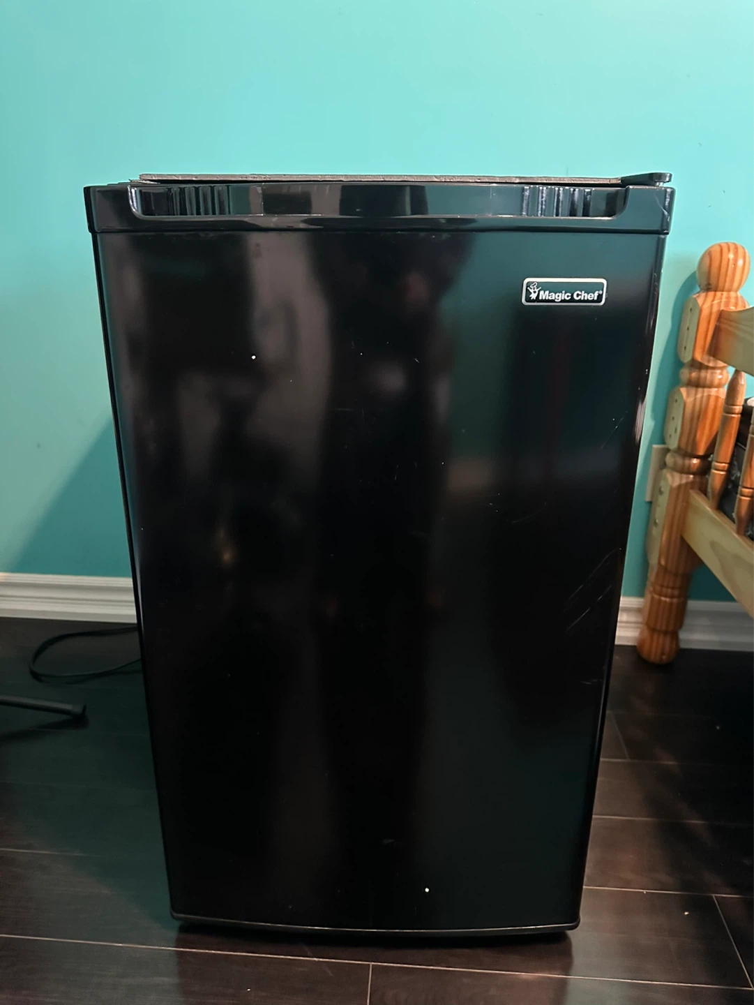 Entire bedroom fortunes including  Mini Fridge - photo 4
