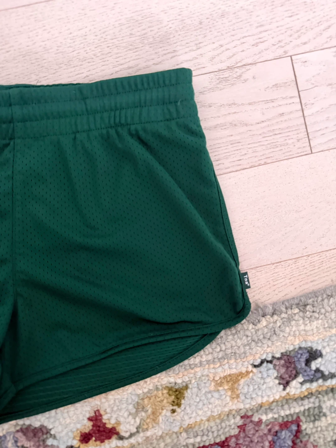 Aritzia TNA Shorts - size medium - photo 2